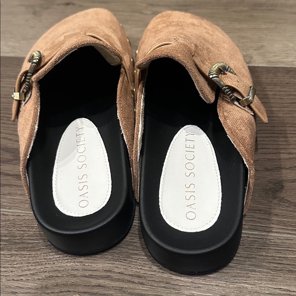 Oasis Society size 8 Tan Suede Buckle Loafers.  Like new - Picture 4 of 4